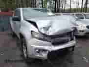 2020 Chevrolet Colorado 2WD Work Truck z VIN 1GCGSBEA5L1142784, wystawiony jako IAAI lot #41983363 z przebiegiem 121 734 mil mil oraz . Historia ofert i sprzedaży dostępna na DreamBid. Obrazek 1.