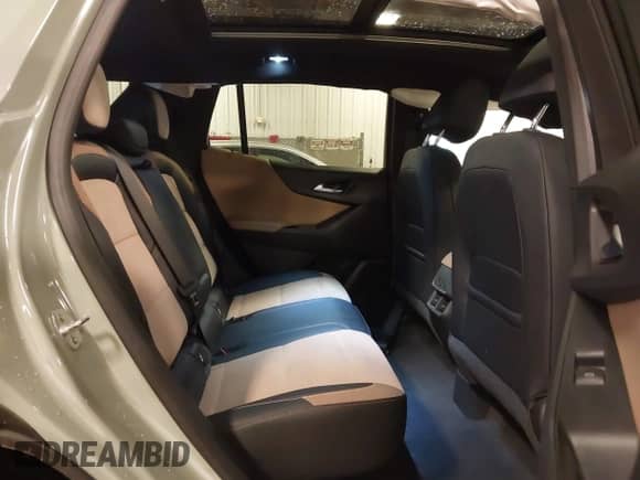 2025 Chevrolet Equinox AWD ACTIV z VIN 3GNAXSEG2SL254615, wystawiony jako IAAI lot #43067455 z przebiegiem 6 538 mil mil oraz . Historia ofert i sprzedaży dostępna na DreamBid. Obrazek 8.