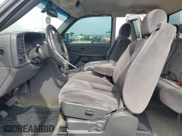 2005 GMC Sierra 1500 SLE z VIN 1GTEK19B75E333560, wystawiony jako Copart lot #84446865 z przebiegiem 156 793 mil mil oraz Szkoda całkowita • Salvage title. Historia ofert i sprzedaży dostępna na DreamBid. Obrazek 7.