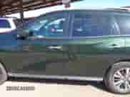 2019 Nissan Pathfinder S z VIN 5N1DR2MN6KC619496, wystawiony jako IAAI lot #42575001 z przebiegiem 117 301 mil mil oraz . Historia ofert i sprzedaży dostępna na DreamBid. Obrazek 14.