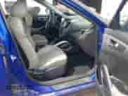 2012 Hyundai Veloster w/Black Int z VIN KMHTC6AD9CU054320, wystawiony jako IAAI lot #42750083 z przebiegiem 130 343 mil mil oraz . Historia ofert i sprzedaży dostępna na DreamBid. Obrazek 5.