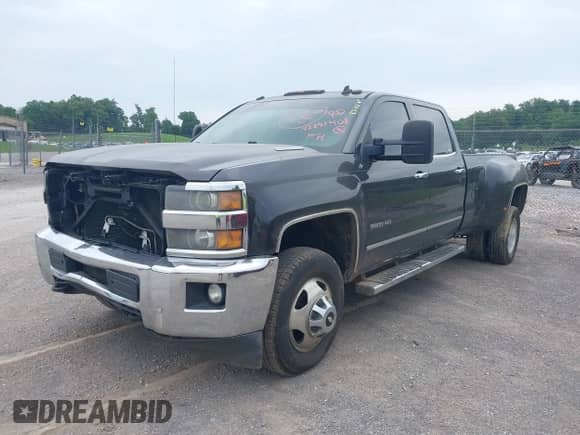 2015 Chevrolet Silverado 3500HD LTZ с VIN 1GC4K0C85FF127359, выставлен на аукционе IAAI как лот 42252408 с пробегом 273 905 миль миль и . История ставок и продаж доступна на DreamBid. Изображение 2.