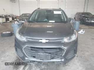 2017 Chevrolet Trax LT z VIN KL7CJLSBXHB092967, wystawiony jako IAAI lot #42850843 z przebiegiem 114 921 mil mil oraz . Historia ofert i sprzedaży dostępna na DreamBid. Obrazek 6.