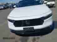 2024 Honda Accord Touring z VIN 1HGCY2F83RA028432, wystawiony jako IAAI lot #42842490 z przebiegiem 4 723 mil mil oraz . Historia ofert i sprzedaży dostępna na DreamBid. Obrazek 12.