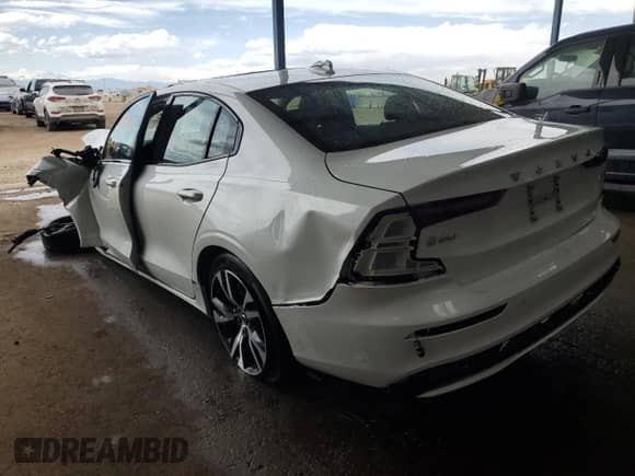 2025 Volvo S60 Core z VIN 7JRL12GJXSG364362, wystawiony jako Copart lot #51022375 z przebiegiem Nie podano mil oraz Szkoda całkowita • Salvage title. Historia ofert i sprzedaży dostępna na DreamBid. Obrazek 2.