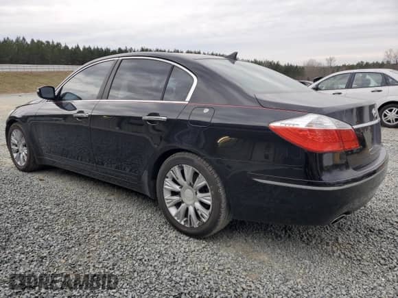 2009 Hyundai Genesis z VIN KMHGC46E59U022643, wystawiony jako Copart lot #44445774 z przebiegiem 204 017 mil mil oraz Szkoda całkowita • Salvage title. Historia ofert i sprzedaży dostępna na DreamBid. Obrazek 2.