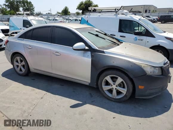 2013 Chevrolet Cruze 2LT с VIN 1G1PE5SB3D7228883, выставлен на аукционе Copart как лот 59418695 с пробегом 175 846 миль миль и Чистый • Clean title. История ставок и продаж доступна на DreamBid. Изображение 4.
