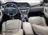 2015 Hyundai Sonata Sport с VIN 5NPE34AF1FH110137, выставлен на аукционе Copart как лот 57858275 с пробегом 153 918 миль миль и Списание • Salvage title. История ставок и продаж доступна на DreamBid. Изображение 8.