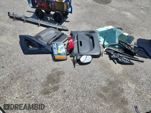 2013 Chevrolet Avalanche LS with VIN 3GNMCEE06DG341524, listed as a Copart auction lot 60120105 with 145,496 mi miles and Salvage title. Bid and sale history available at DreamBid. Image 12.