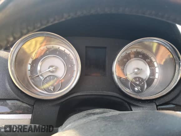 2013 Chrysler 300 с VIN 2C3CCAAG6DH527391, выставлен на аукционе Copart как лот 81420445 с пробегом Не указан миль и Чистый • Clean title. История ставок и продаж доступна на DreamBid. Изображение 9.