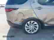 2023 Land Rover Discovery S с VIN SALRJ2EXXP2480108, выставлен на аукционе IAAI как лот 42743589 с пробегом 34 256 миль миль и . История ставок и продаж доступна на DreamBid. Изображение 6.