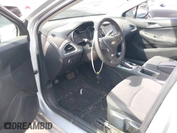 2018 Chevrolet Cruze LT with VIN 3G1BE6SM0JS649474, listed as a IAAI auction lot 43141912 with 26,647 mi miles and . Bid and sale history available at DreamBid. Image 19.