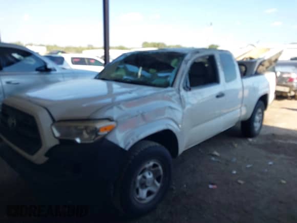 2017 Toyota Tacoma SR z VIN 5TFRX5GN0HX089346, wystawiony jako IAAI lot #43344065 z przebiegiem 227 719 mil mil oraz . Historia ofert i sprzedaży dostępna na DreamBid. Obrazek 6.