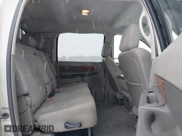 2006 Dodge 3500 Laramie z VIN 3D7LX39C96G191936, wystawiony jako IAAI lot #41602674 z przebiegiem 207 529 mil mil oraz . Historia ofert i sprzedaży dostępna na DreamBid. Obrazek 8.
