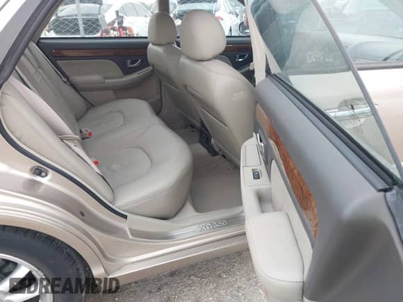 2005 Hyundai XG с VIN KMHFU45E95A427149, выставлен на аукционе IAAI как лот 42302960 с пробегом 39 844 миль миль и . История ставок и продаж доступна на DreamBid. Изображение 8.