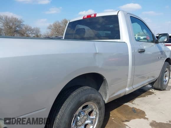 2009 Dodge 1500 ST с VIN 1D3HB16K29J501742, выставлен на аукционе IAAI как лот 41523602 с пробегом 107 191 миль миль и . История ставок и продаж доступна на DreamBid. Изображение 15.