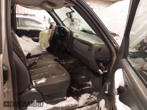 2006 Chevrolet Silverado 1500 LS с VIN 1GCEC19V46Z180282, выставлен на аукционе IAAI как лот 41612230 с пробегом 180 898 миль миль и . История ставок и продаж доступна на DreamBid. Изображение 5.