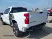 2022 Chevrolet Silverado 1500 LT z VIN 3GCUYDED2NG133388, wystawiony jako IAAI lot #42462081 z przebiegiem 38 949 mil mil oraz . Historia ofert i sprzedaży dostępna na DreamBid. Obrazek 3.