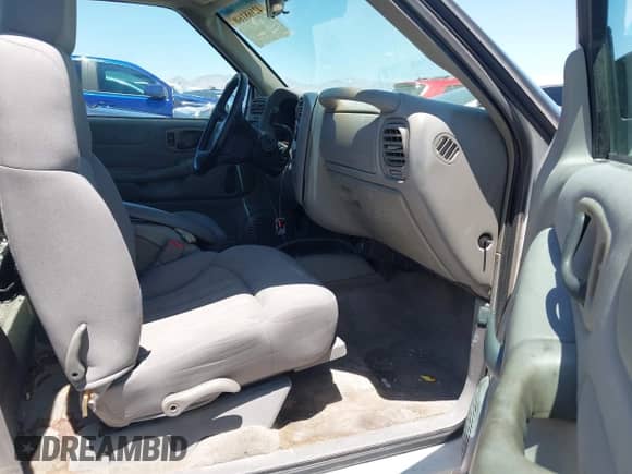 2003 Chevrolet S-10 LS с VIN 1GCCS14X538184510, выставлен на аукционе IAAI как лот 42168160 с пробегом 163 838 миль миль и . История ставок и продаж доступна на DreamBid. Изображение 5.