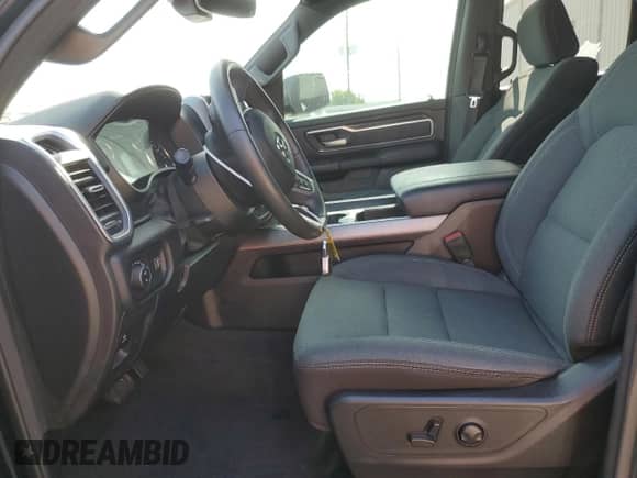 2023 Ram 1500 Big Horn z VIN 1C6RREBG5PN604331, wystawiony jako Copart lot #54431545 z przebiegiem 29 121 mil mil oraz Szkoda całkowita • Salvage title. Historia ofert i sprzedaży dostępna na DreamBid. Obrazek 7.