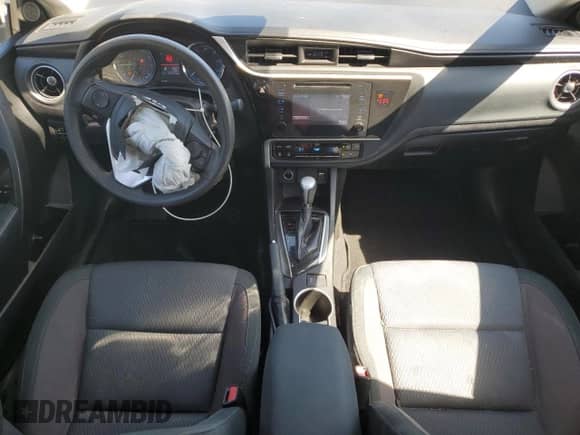 2019 Toyota Corolla XLE z VIN 5YFBURHE4KP882932, wystawiony jako Copart lot #85140505 z przebiegiem 89 231 mil mil oraz Szkoda całkowita • Salvage title. Historia ofert i sprzedaży dostępna na DreamBid. Obrazek 8.