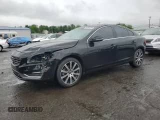 2018 Volvo S60 Inscription Platinum с VIN LYV402HM0JB173655, выставлен на аукционе Copart как лот 56365335 с пробегом 128 868 миль миль и Списание • Salvage title. История ставок и продаж доступна на DreamBid. Изображение 1.