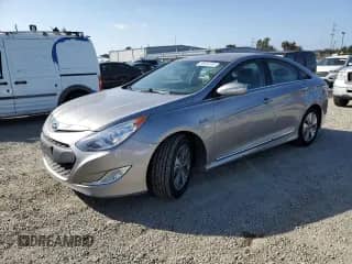 2013 Hyundai Sonata Limited z VIN KMHEC4A41DA089997, wystawiony jako Copart lot #85644165 z przebiegiem 193 433 mil mil oraz Czysty tytuł • Clean title. Historia ofert i sprzedaży dostępna na DreamBid. Obrazek 1.