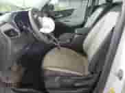 2019 Chevrolet Equinox LS z VIN 3GNAXHEV1KS653507, wystawiony jako Copart lot #70172715 z przebiegiem 125 724 mil mil oraz Szkoda całkowita • Salvage title. Historia ofert i sprzedaży dostępna na DreamBid. Obrazek 7.