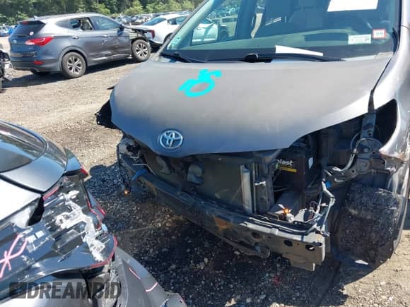 2015 Toyota Sienna L with VIN 5TDZK3DC7FS564872, listed as a IAAI auction lot 43053204 with 249,172 mi miles and . Bid and sale history available at DreamBid. Image 6.