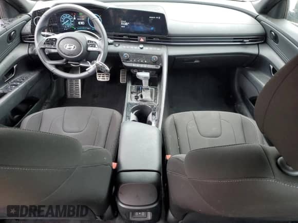 2025 Hyundai Elantra SEL Sport z VIN KMHLM4DJ8SU131020, wystawiony jako Copart lot #61448925 z przebiegiem 12 589 mil mil oraz Szkoda całkowita • Salvage title. Historia ofert i sprzedaży dostępna na DreamBid. Obrazek 8.