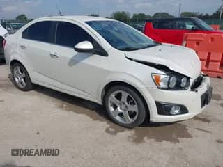 2014 Chevrolet Sonic LTZ с VIN 1G1JE5SB2E4212067, выставлен на аукционе IAAI как лот 43471089 с пробегом 97 581 миль миль и . История ставок и продаж доступна на DreamBid. Изображение 1.