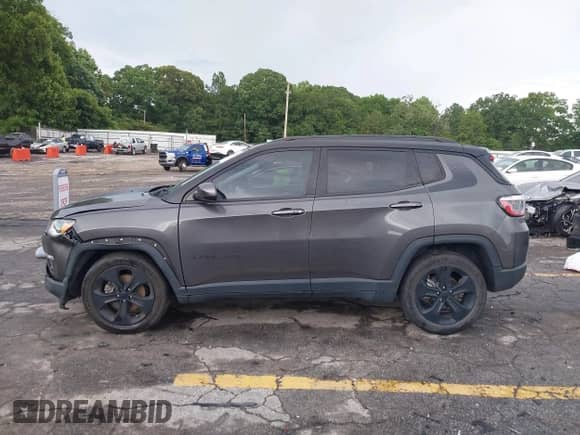 2019 Jeep Compass Altitude z VIN 3C4NJCBB8KT617753, wystawiony jako IAAI lot #42552275 z przebiegiem 63 298 mil mil oraz . Historia ofert i sprzedaży dostępna na DreamBid. Obrazek 14.