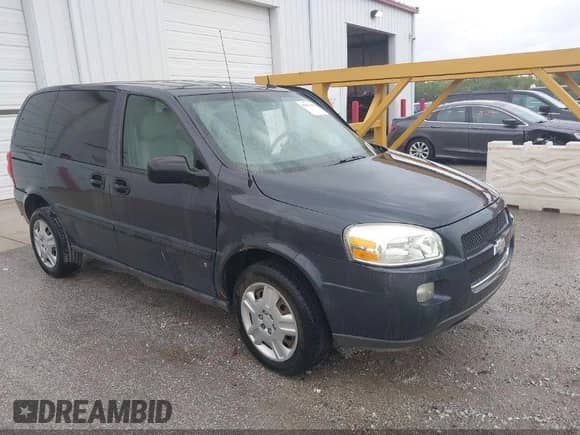 2008 Chevrolet Uplander LS z VIN 1GNDU23W78D205439, wystawiony jako IAAI lot #42665915 z przebiegiem 159 429 mil mil oraz . Historia ofert i sprzedaży dostępna na DreamBid. Obrazek 1.