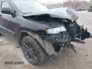 2017 Jeep Grand Cherokee Laredo z VIN 1C4RJFAG6HC700702, wystawiony jako IAAI lot #41954658 z przebiegiem 97 021 mil mil oraz . Historia ofert i sprzedaży dostępna na DreamBid. Obrazek 17.