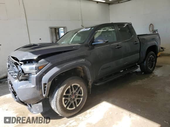 2024 Toyota Tacoma SR5 with VIN 3TMLB5JN6RM022769, listed as a Copart auction lot 85087965 with 17,767 mi miles and Salvage title. Bid and sale history available at DreamBid. Image 1.