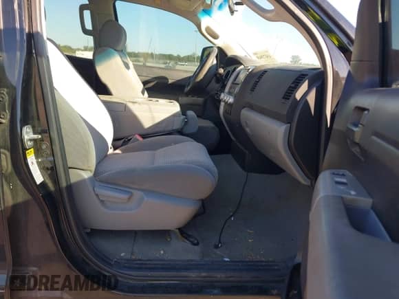 2008 Toyota Tundra z VIN 5TBRT54148S459113, wystawiony jako IAAI lot #43473949 z przebiegiem 145 326 mil mil oraz . Historia ofert i sprzedaży dostępna na DreamBid. Obrazek 5.
