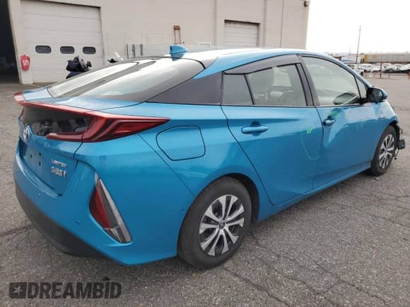2020 Toyota Prius LE z VIN JTDKARFP3L3157409, wystawiony jako Copart lot #90296955 z przebiegiem 69 022 mil mil oraz Szkoda całkowita • Salvage title. Historia ofert i sprzedaży dostępna na DreamBid. Obrazek 3.