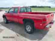 1996 Dodge 1500 z VIN 3B7HF13Z0TG185491, wystawiony jako IAAI lot #42784995 z przebiegiem 223 992 mil mil oraz . Historia ofert i sprzedaży dostępna na DreamBid. Obrazek 3.