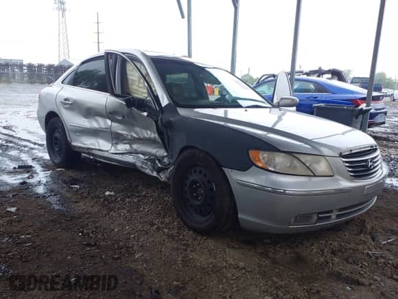 2009 Hyundai Azera Limited with VIN KMHFC46F39A370401, listed as a IAAI auction lot 42370957 with 202,696 mi miles and . Bid and sale history available at DreamBid. Image 1.