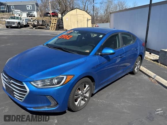 2017 Hyundai Elantra SE z VIN KMHD84LF9HU262990, wystawiony jako Copart lot #48755505 z przebiegiem 201 194 mil mil oraz Czysty tytuł • Clean title. Historia ofert i sprzedaży dostępna na DreamBid. Obrazek 2.
