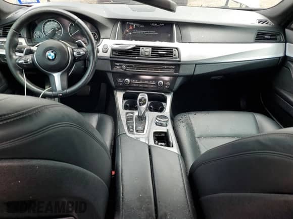 2015 BMW 5 Series 535d xDrive z VIN WBAFV3C51FD686620, wystawiony jako Copart lot #62902995 z przebiegiem 102 596 mil mil oraz Szkoda całkowita • Salvage title. Historia ofert i sprzedaży dostępna na DreamBid. Obrazek 8.