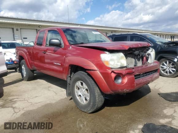 2007 Toyota Tacoma with VIN 5TEUX42N27Z369790, listed as a Copart auction lot 46895325 with 108,267 mi miles and Salvage title. Bid and sale history available at DreamBid. Image 4.