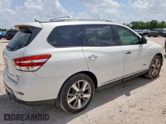 2014 Nissan Pathfinder Platinum Hybrid with VIN 5N1CR2MNXEC660701, listed as a Copart auction lot 61634125 with 136,378 mi miles and Salvage title. Bid and sale history available at DreamBid. Image 3.