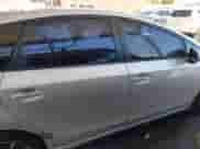 2015 Toyota Prius Two z VIN JTDZN3EU5FJ020477, wystawiony jako IAAI lot #42630019 z przebiegiem 304 911 mil mil oraz . Historia ofert i sprzedaży dostępna na DreamBid. Obrazek 13.