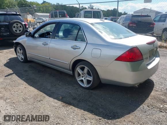 2007 Honda Accord EX-L with VIN 1HGCM66527A001583, listed as a IAAI auction lot 43127514 with 171,423 mi miles and . Bid and sale history available at DreamBid. Image 3.