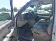 2002 Chevrolet Tahoe LS с VIN 1GNEC13T22R232615, выставлен на аукционе IAAI как лот 41965606 с пробегом 199 202 миль миль и . История ставок и продаж доступна на DreamBid. Изображение 5.