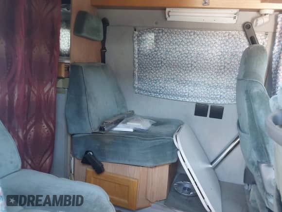 2000 Dodge RAM with VIN 2B6KB31Y9YK137526, listed as a IAAI auction lot 42765586 with 100,884 mi miles and . Bid and sale history available at DreamBid. Image 8.