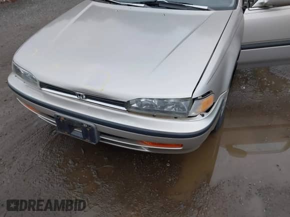 1993 Honda Accord LX z VIN JHMCB7650PC050732, wystawiony jako IAAI lot #42269319 z przebiegiem 77 651 mil mil oraz . Historia ofert i sprzedaży dostępna na DreamBid. Obrazek 6.