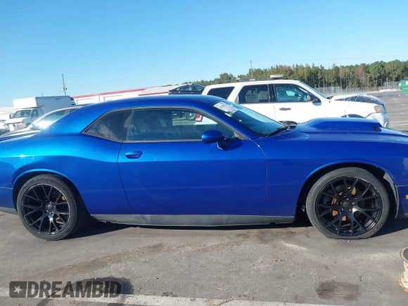 2012 Dodge Challenger SXT z VIN 2C3CDYAG2CH239064, wystawiony jako IAAI lot #43456376 z przebiegiem 228 724 mil mil oraz . Historia ofert i sprzedaży dostępna na DreamBid. Obrazek 14.