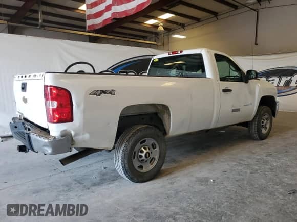 2011 Chevrolet Silverado 2500HD Work Truck z VIN 1GC0KVCG0BF160296, wystawiony jako Copart lot #59147355 z przebiegiem 217 809 mil mil oraz Czysty tytuł • Clean title. Historia ofert i sprzedaży dostępna na DreamBid. Obrazek 3.